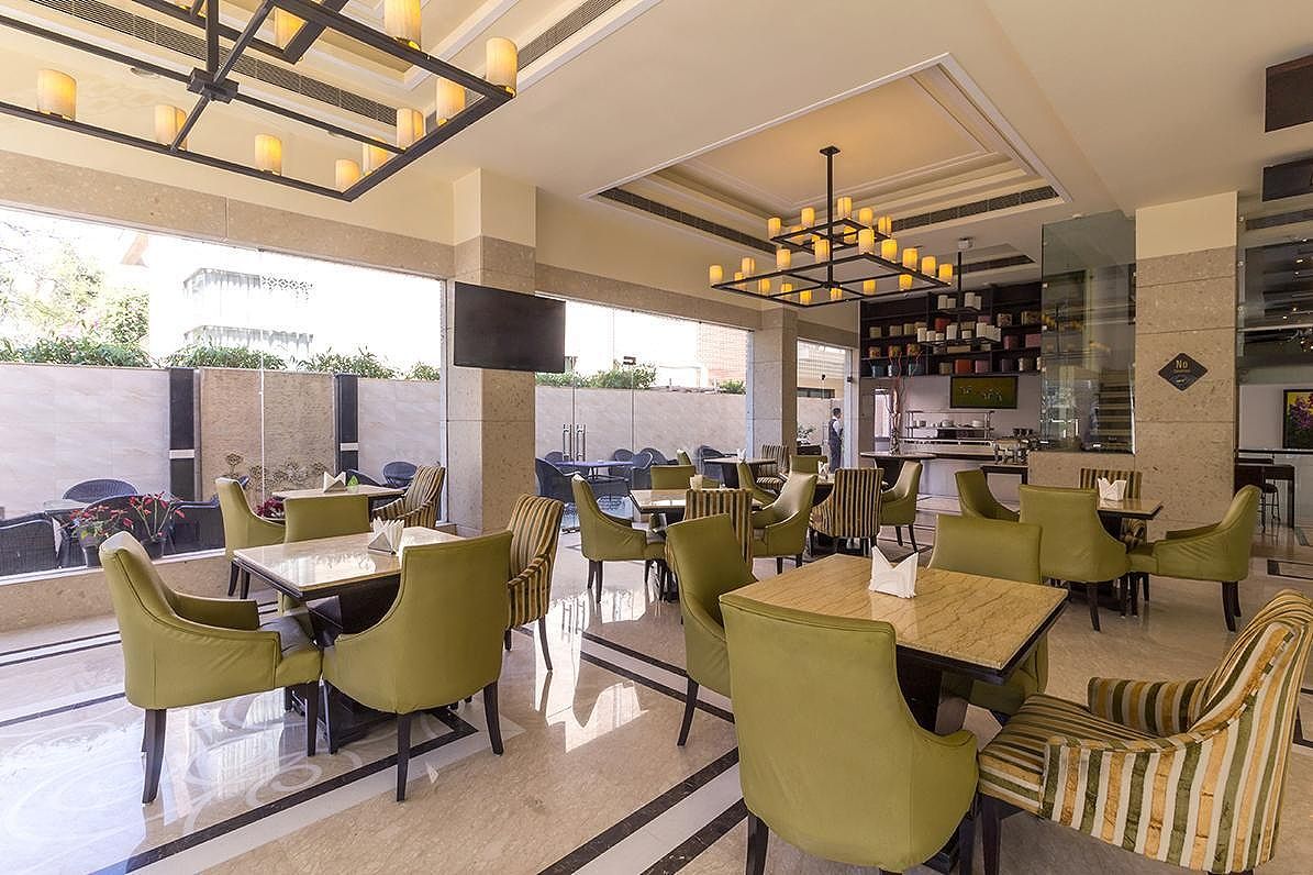 Food & Dining