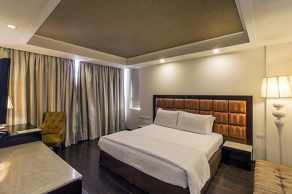 Madhuban Hotel Deluxe Room 2