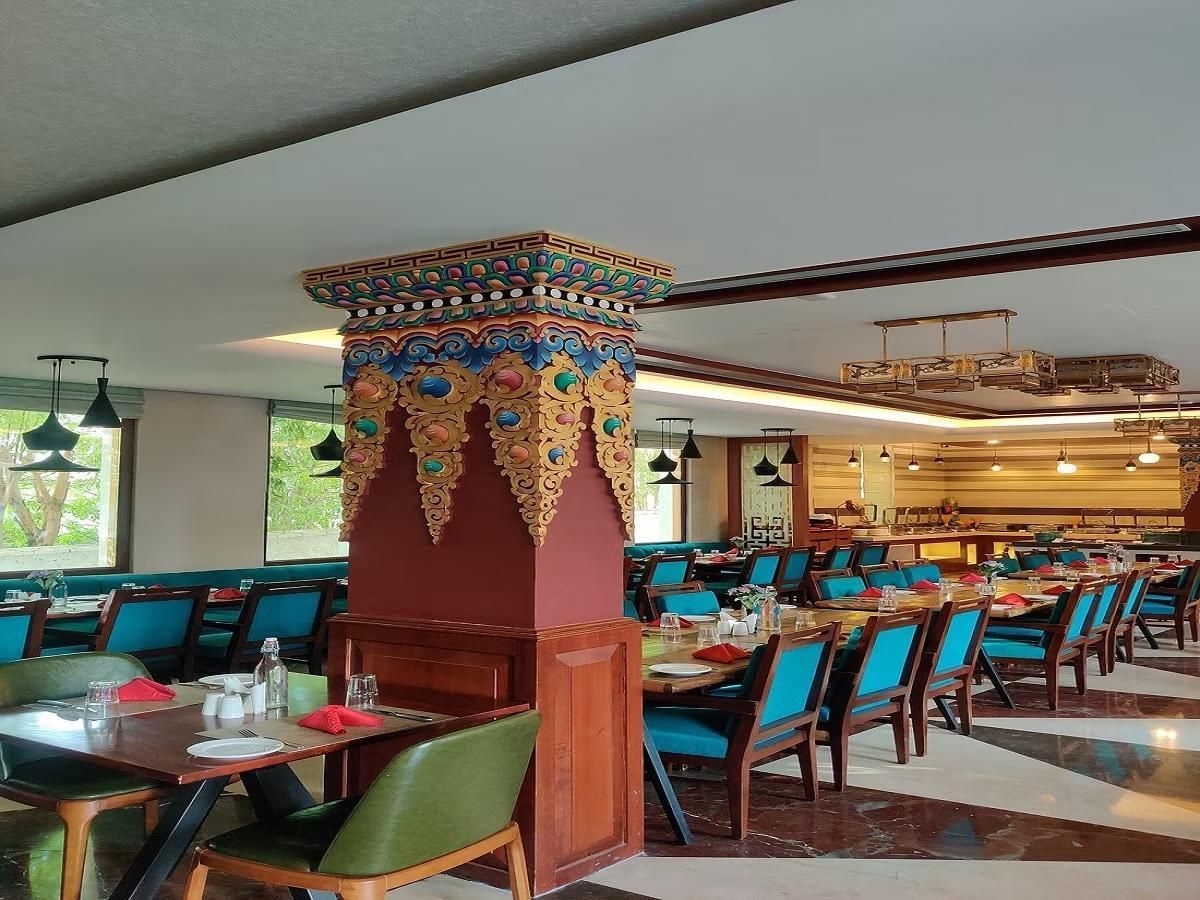 Food & Dining
