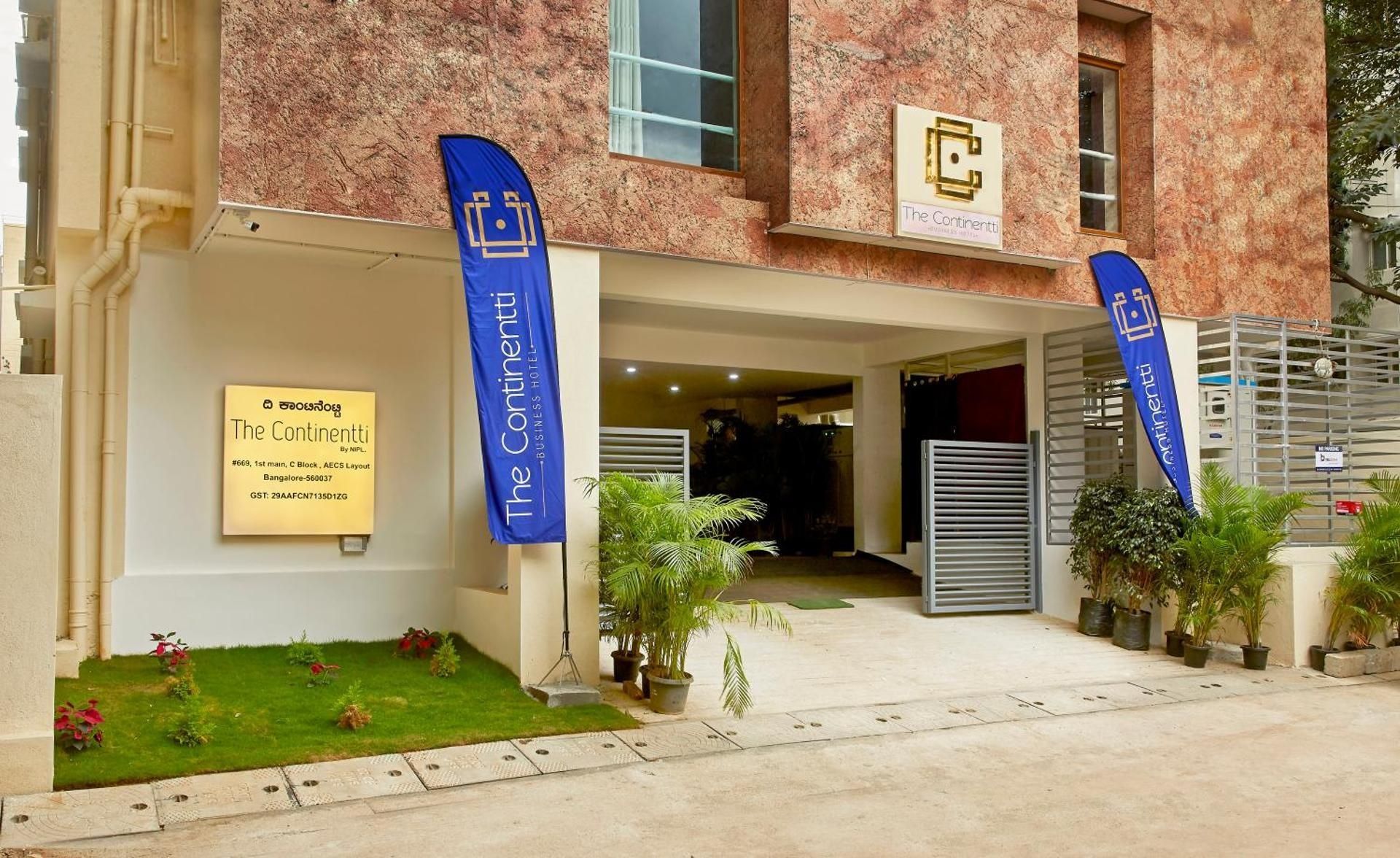 undefined The Continentti Whitefield 7