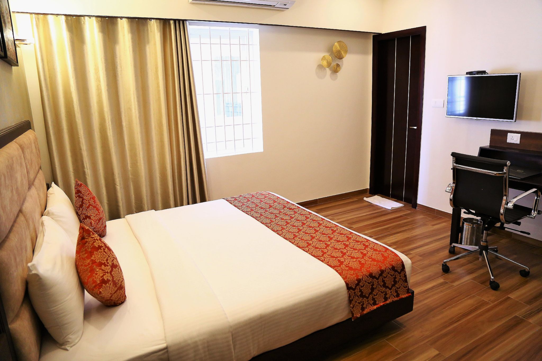 The Continentti Whitefield Executive King Room 3