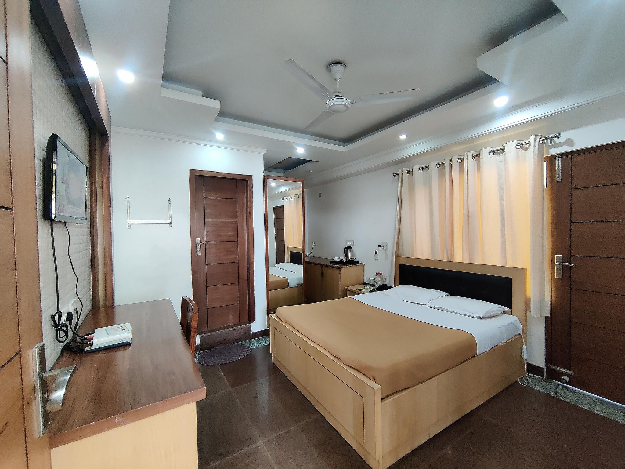 undefined Hotel DH 5