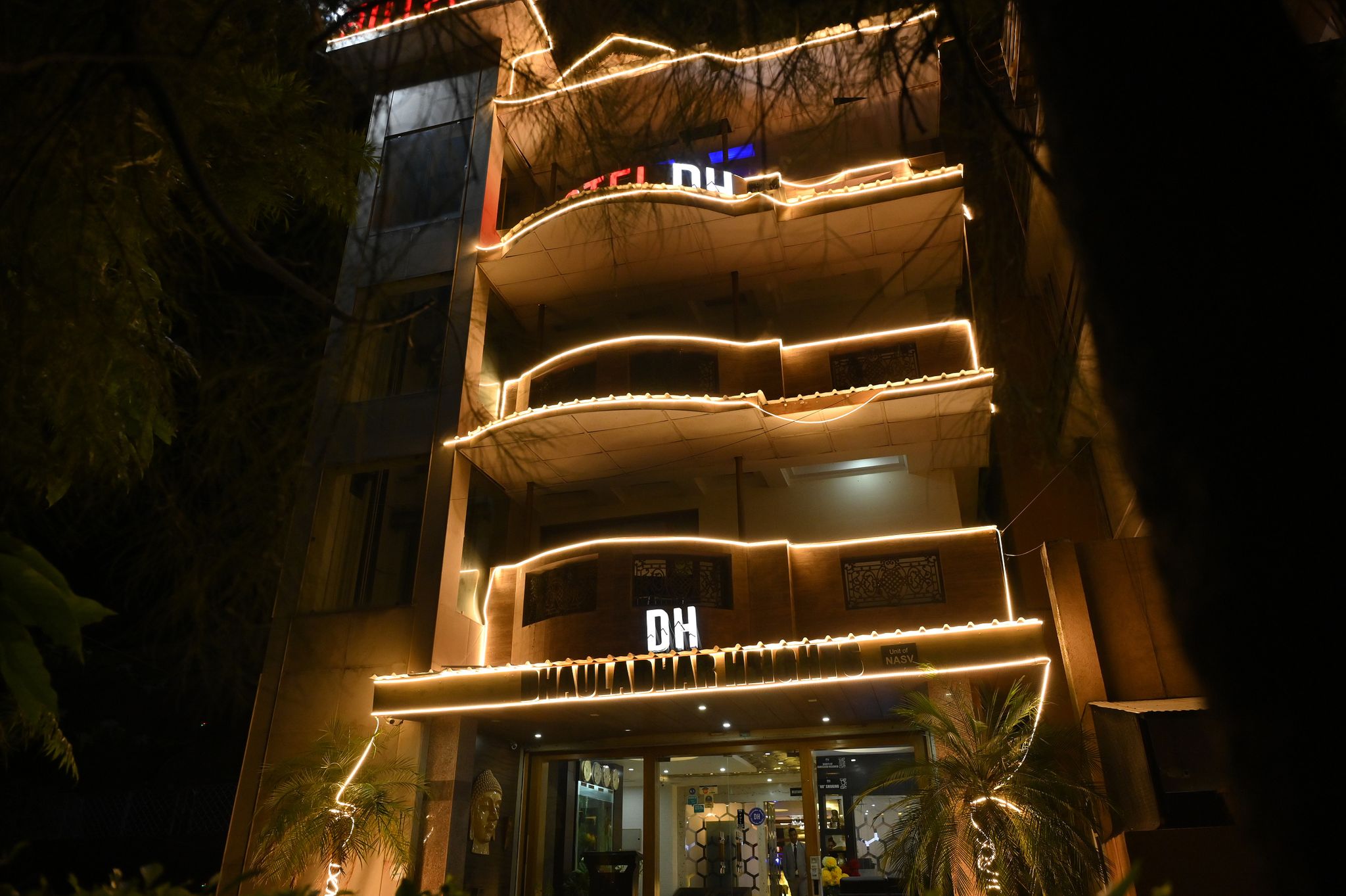 undefined Hotel DH 10