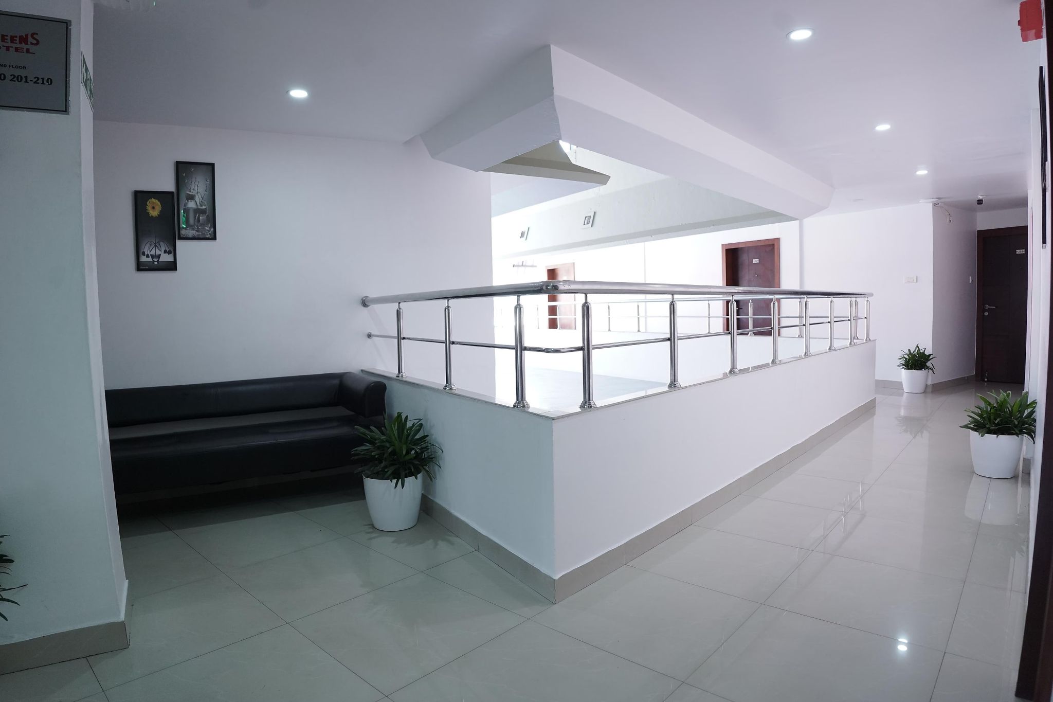 undefined Queens Hotel 3