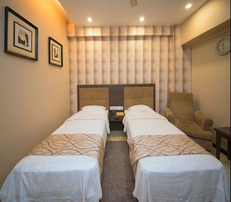 Hotel Yashwee International Deluxe Room 3