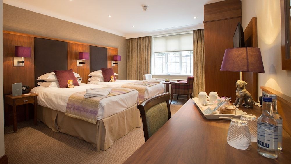 The Stanneylands Deluxe Double or Twin Room 3