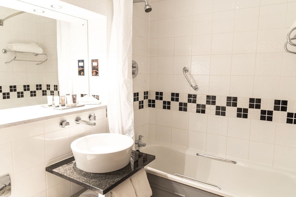 The Stanneylands Standard Double Room 7