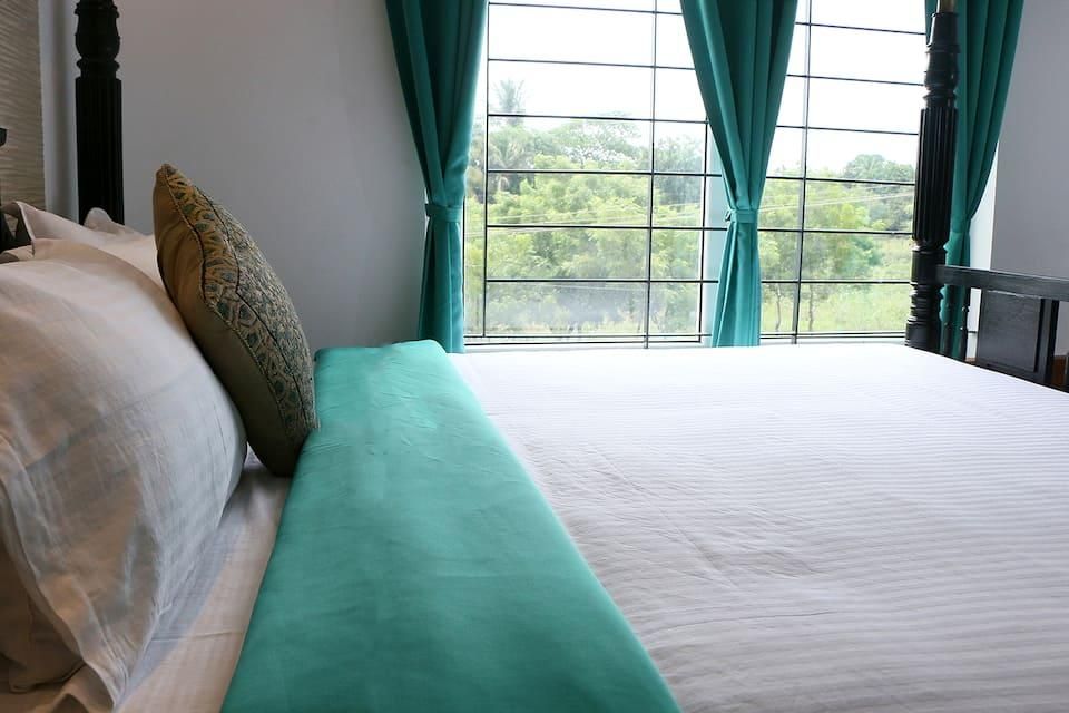 undefined Le Holiday Inn 10