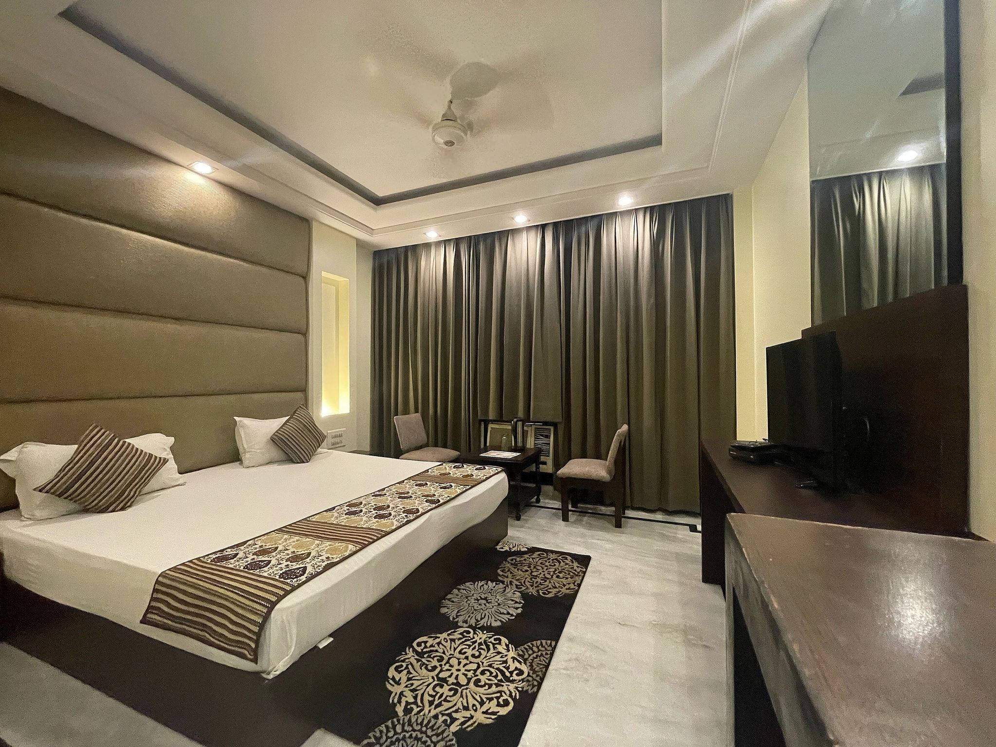 Hotel Aashish Business Executive Room