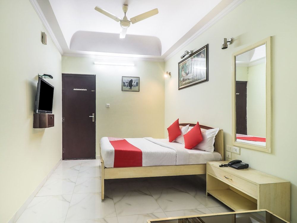 OYO 783 Om Hotel Double or Twin Room 3