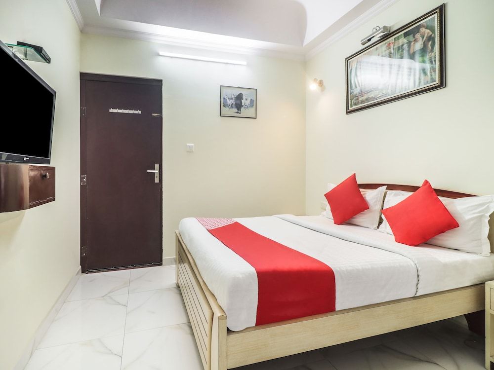 OYO 783 Om Hotel Double or Twin Room 4