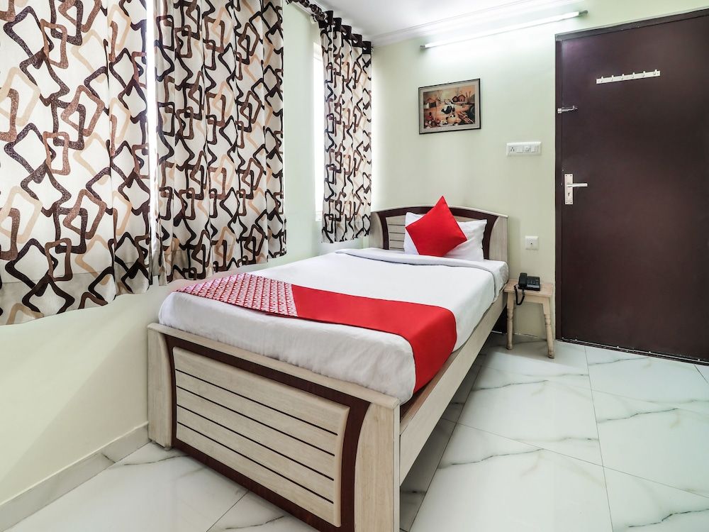 undefined OYO 783 Om Hotel 4