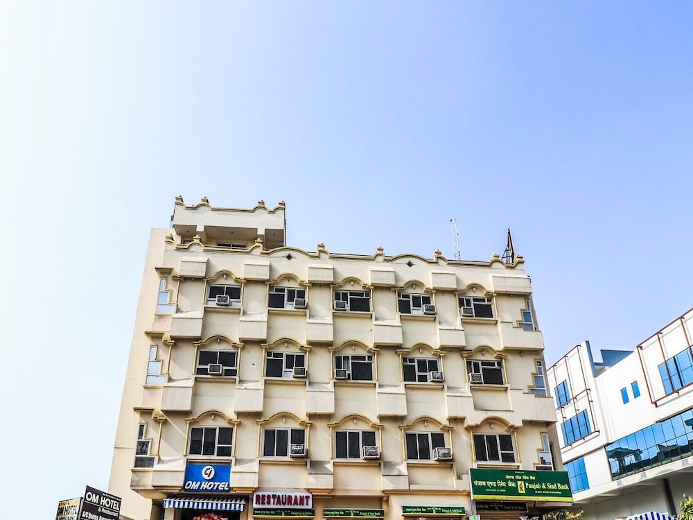 undefined OYO 783 Om Hotel 2