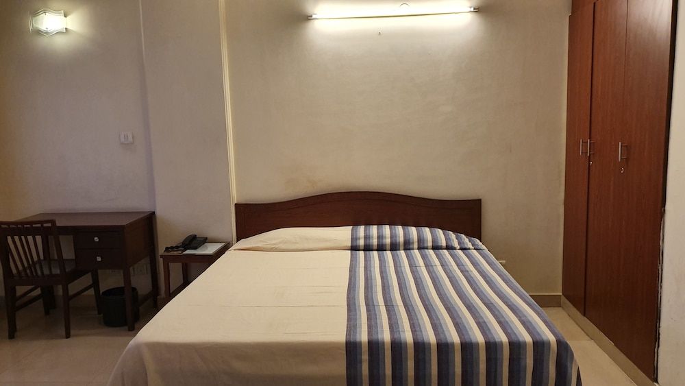 YWCA International Guest House Deluxe Double or Twin Room 14