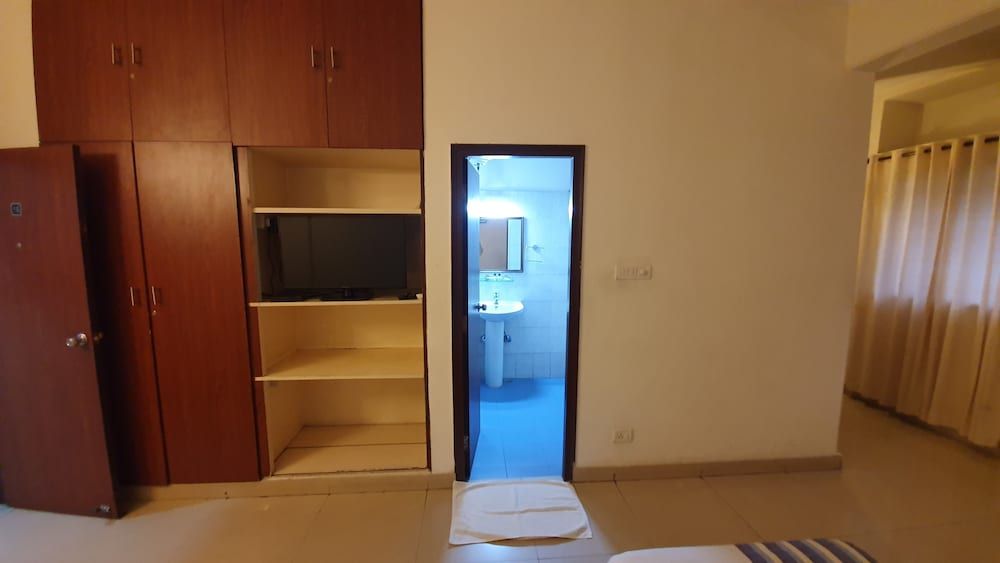 YWCA International Guest House Deluxe Double or Twin Room 9