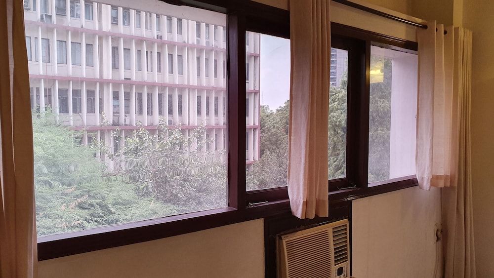 YWCA International Guest House Deluxe Double or Twin Room 10