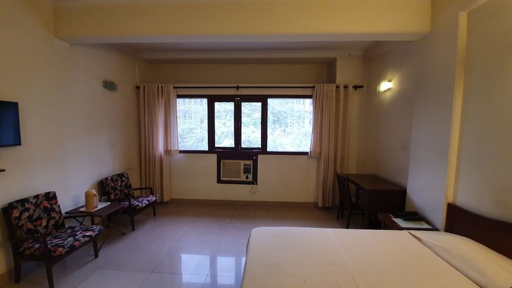 YWCA International Guest House Deluxe Double or Twin Room 4
