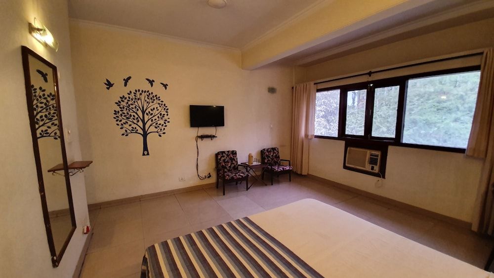 YWCA International Guest House Deluxe Double or Twin Room 3