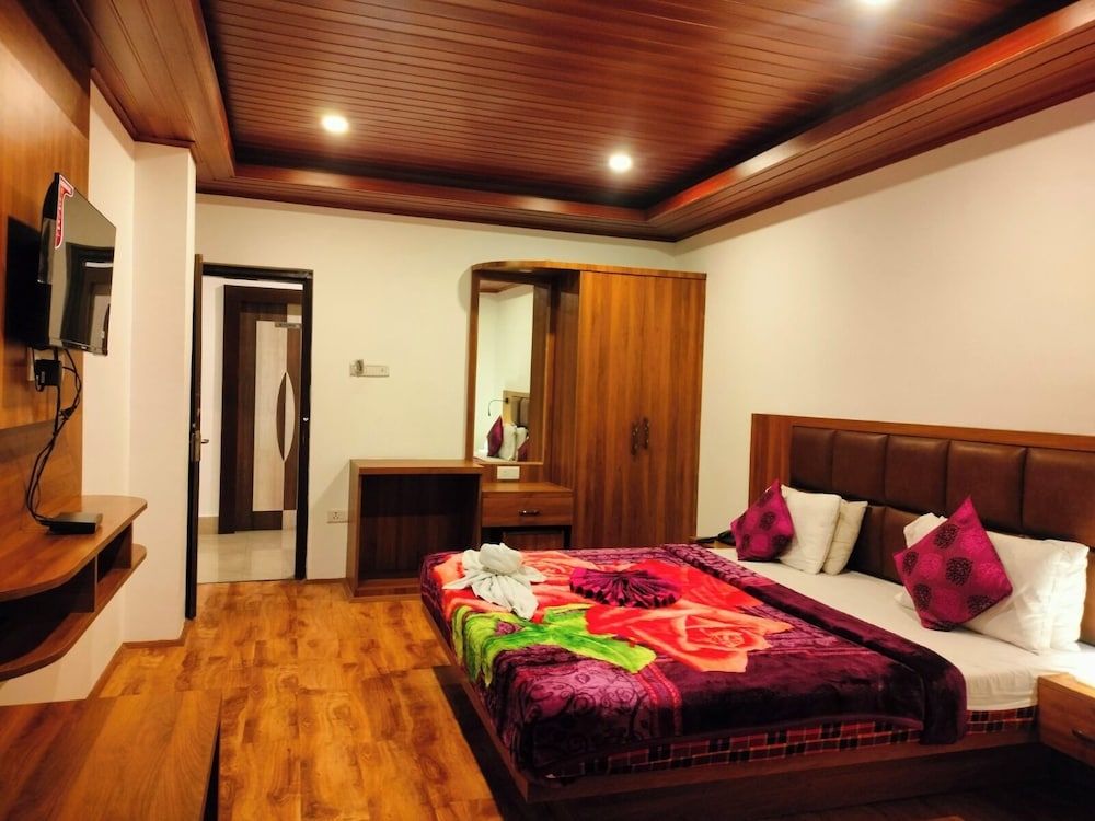 Dragon Inn Deluxe Room 3