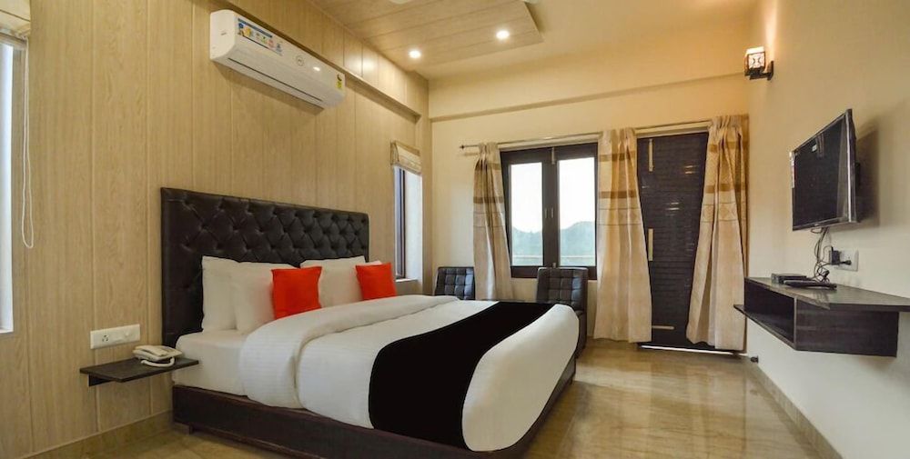 Nakshatra Resort Standard Room (AC)