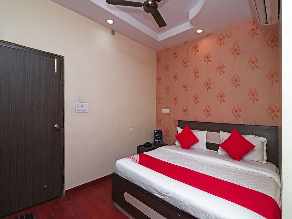 undefined OYO 16538 Shanti Palace 2