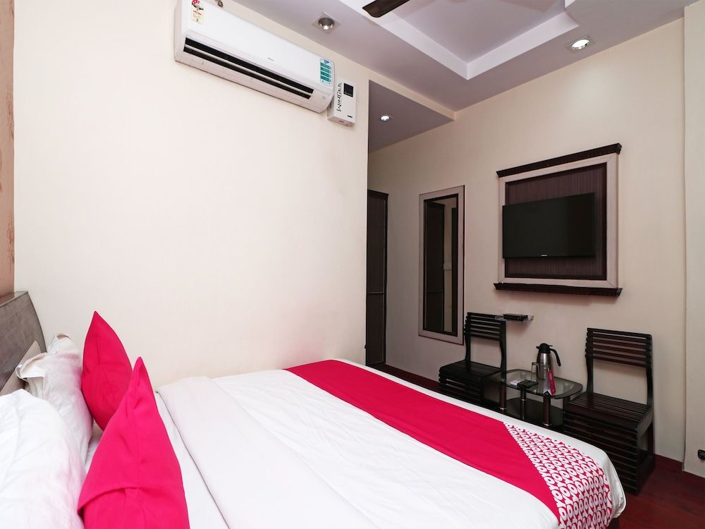 undefined OYO 16538 Shanti Palace 4