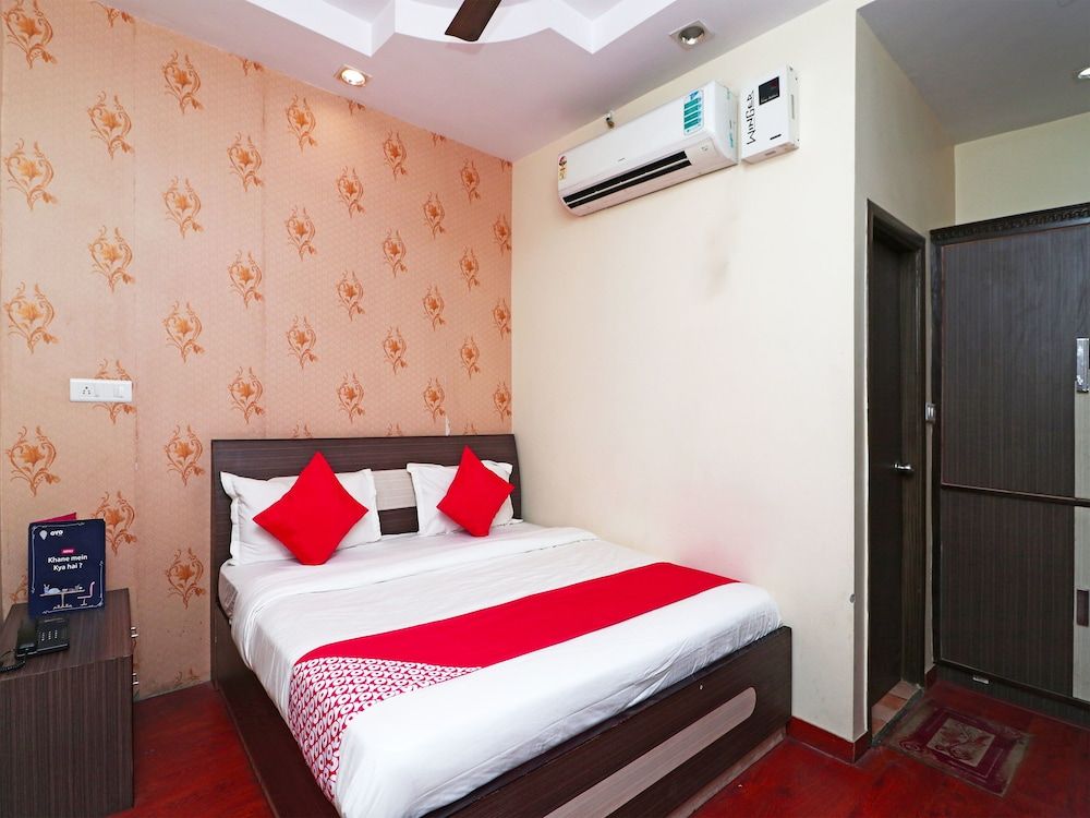 OYO 16538 Shanti Palace Standard Room 12