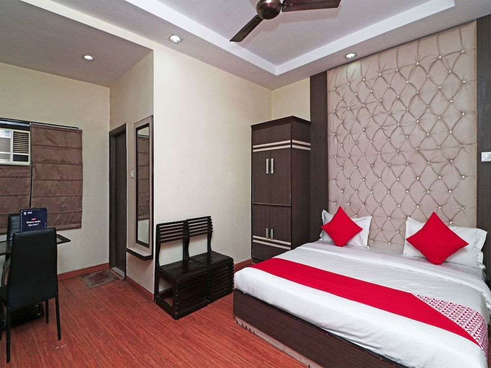 undefined OYO 16538 Shanti Palace 3