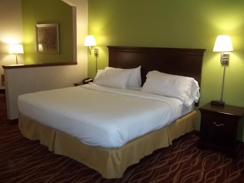Suite, 1 King Bed, Non Smoking