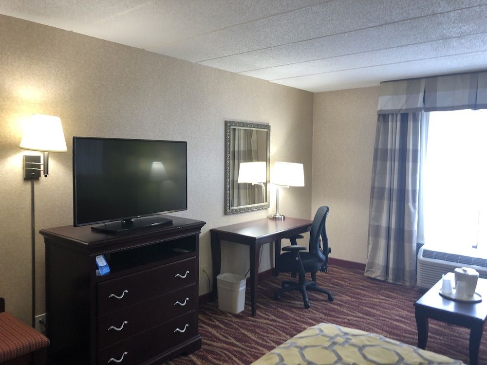 Deluxe Room, 1 King Bed, Accessible, Non Smoking