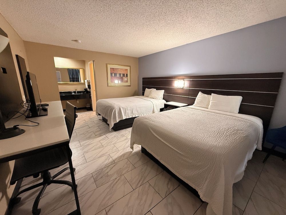 Residential Suites Blue Springs by Hotel O I 70 Room, 2 Queen Beds, Non Smoking 4