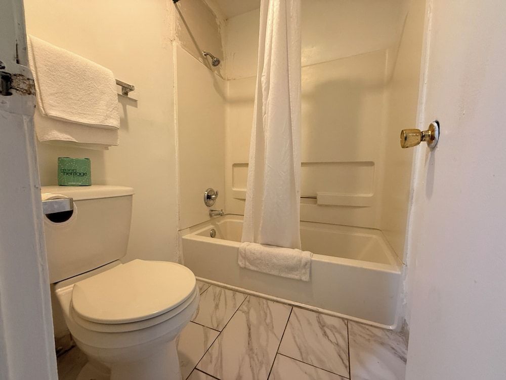 Residential Suites Blue Springs by Hotel O I 70 Room, 2 Queen Beds, Non Smoking 9