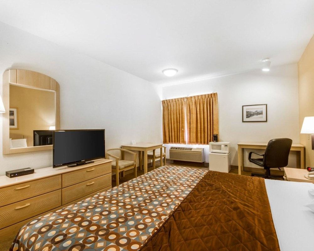 Standard Room, 1 King Bed