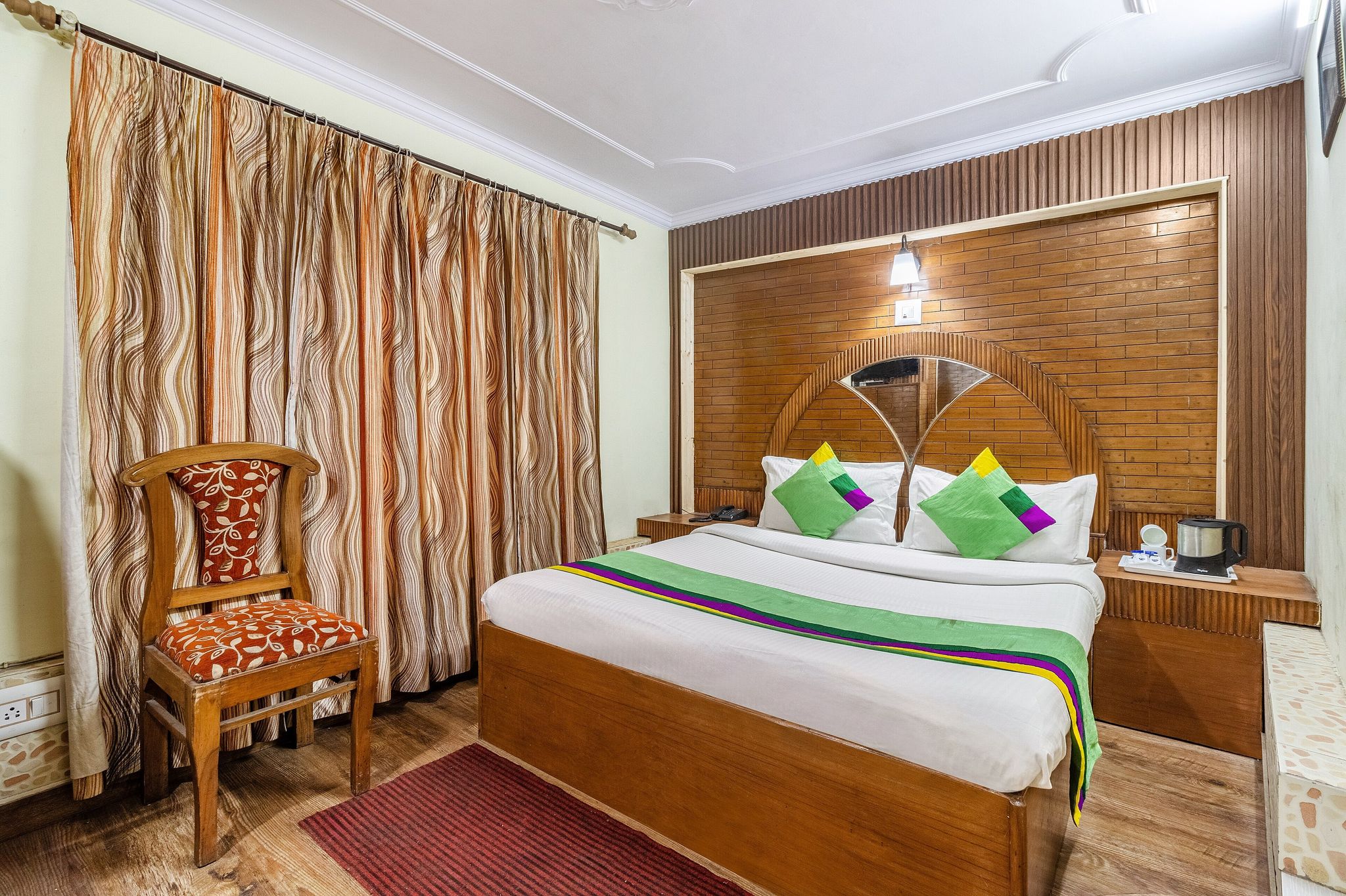 Treebo Greenland, Mall Road Deluxe Double Room