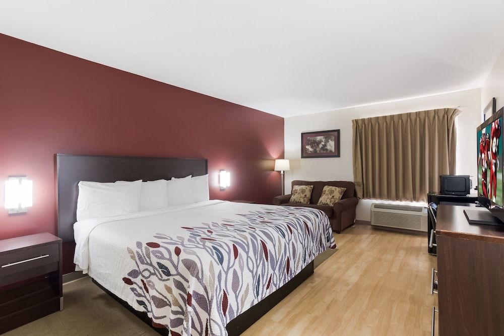 Deluxe Room, 1 King Bed, Non Smoking (Sofa)