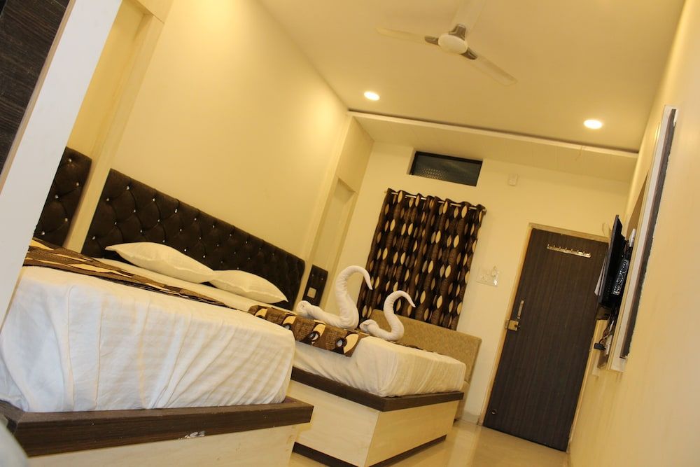 Shri shiva palace Classic 36