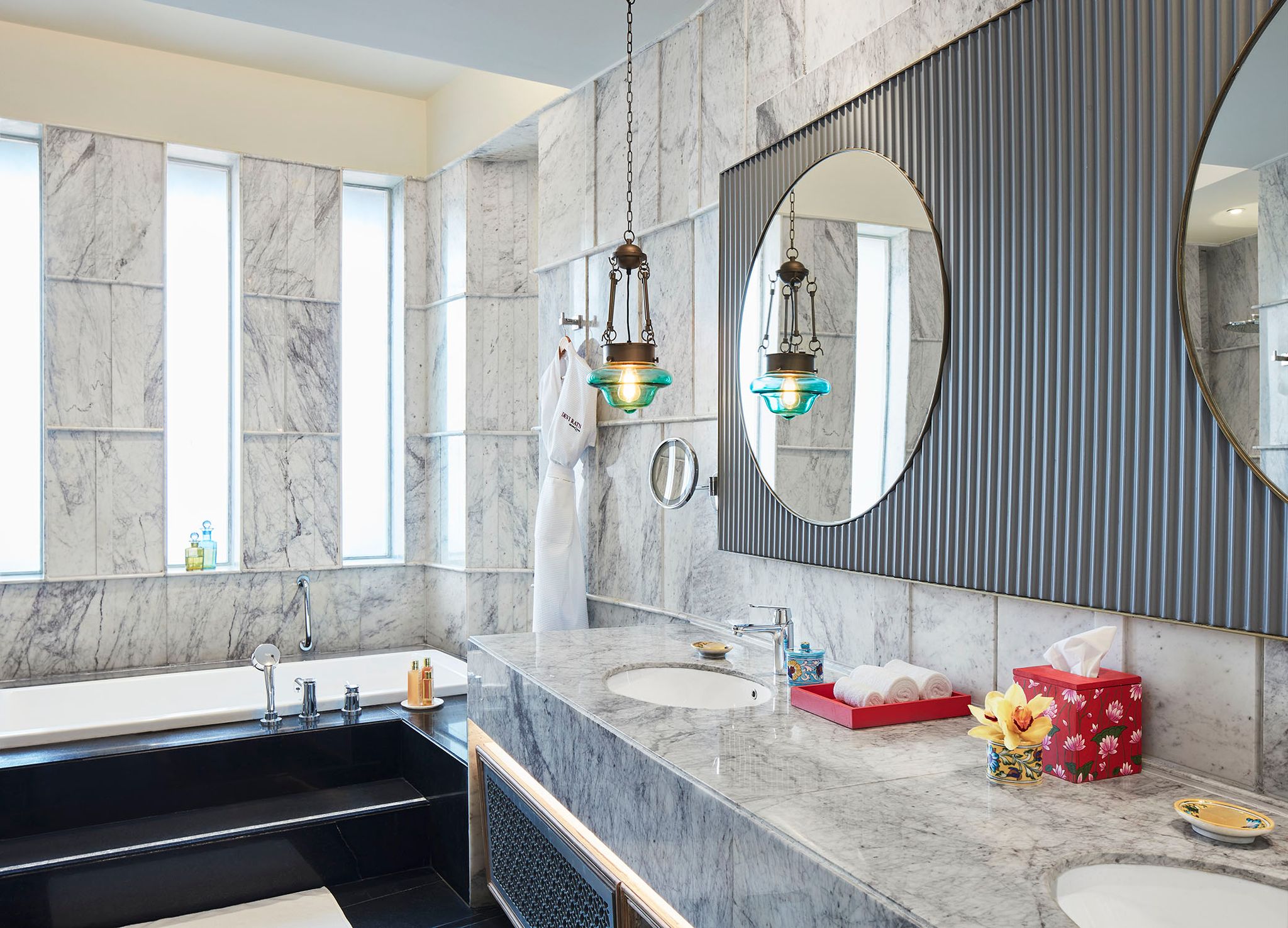 Luxury Room King Bed with Bathtub