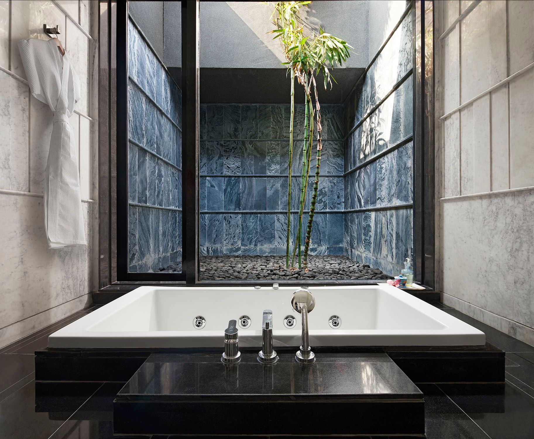Grand Luxury suite with private Sit-out