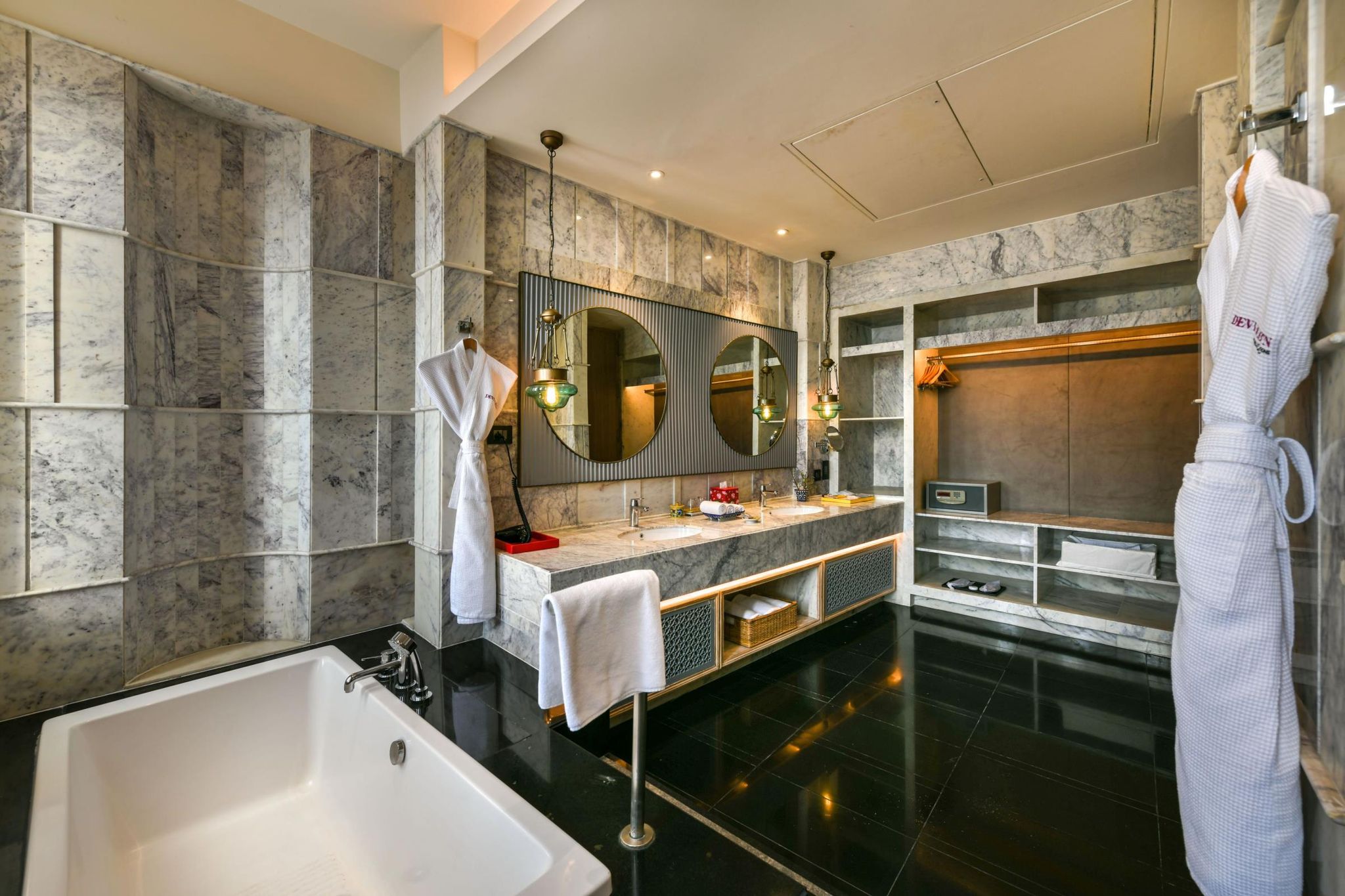 Grand Luxury Room King Bed with Bathtub and Garden or Terrace Sit-out