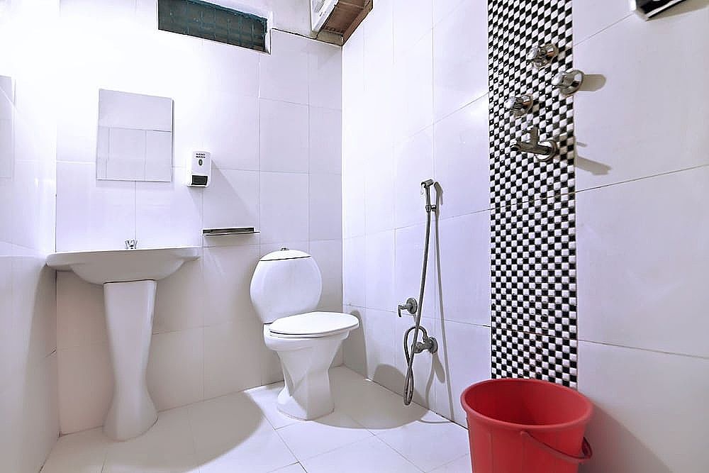 The Lake View Hotel- On Lake Pichola Superior Jharokha Room 13