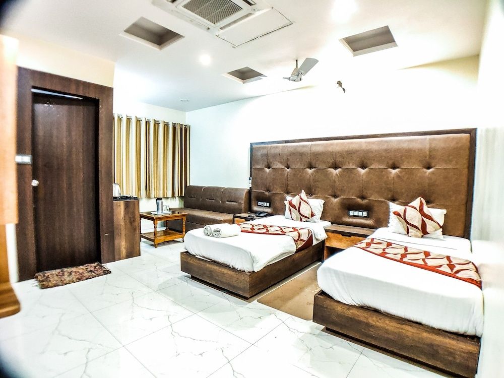 undefined Hotel Orchid Inn 2