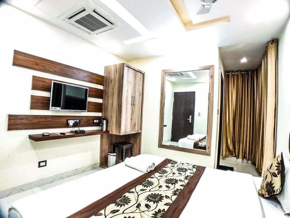 Hotel Orchid Inn Deluxe Room 5