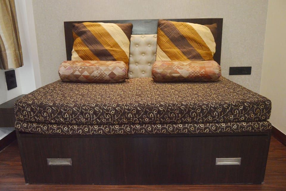 Shiv Shanti Holiday Inn
