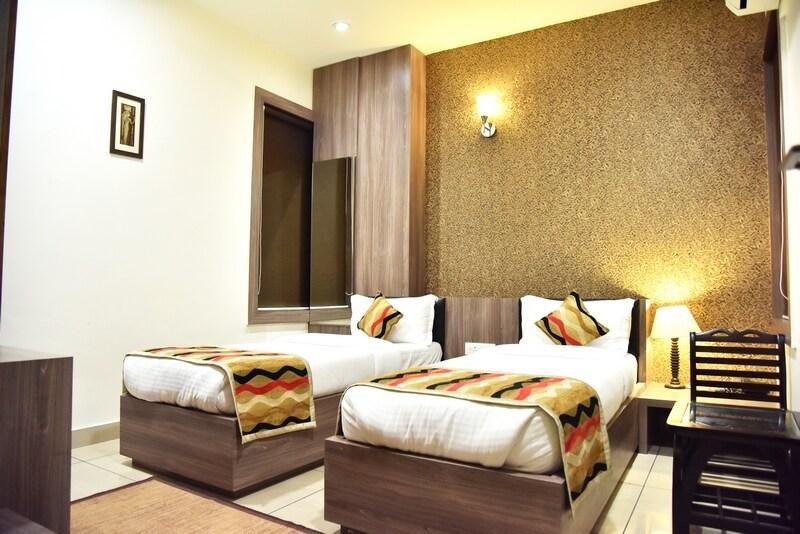 Twin Deluxe Room