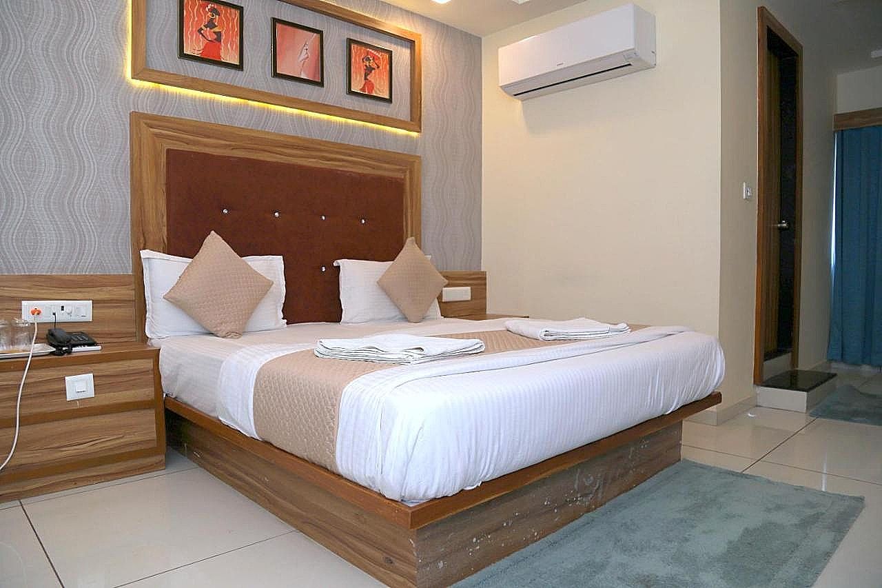 Hotel Shobhna Palace Deluxe Room 19