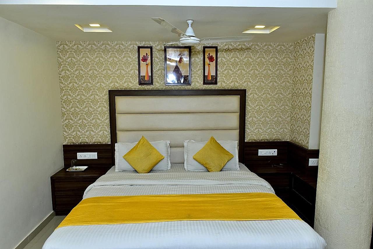 Hotel Shobhna Palace Deluxe Room 28