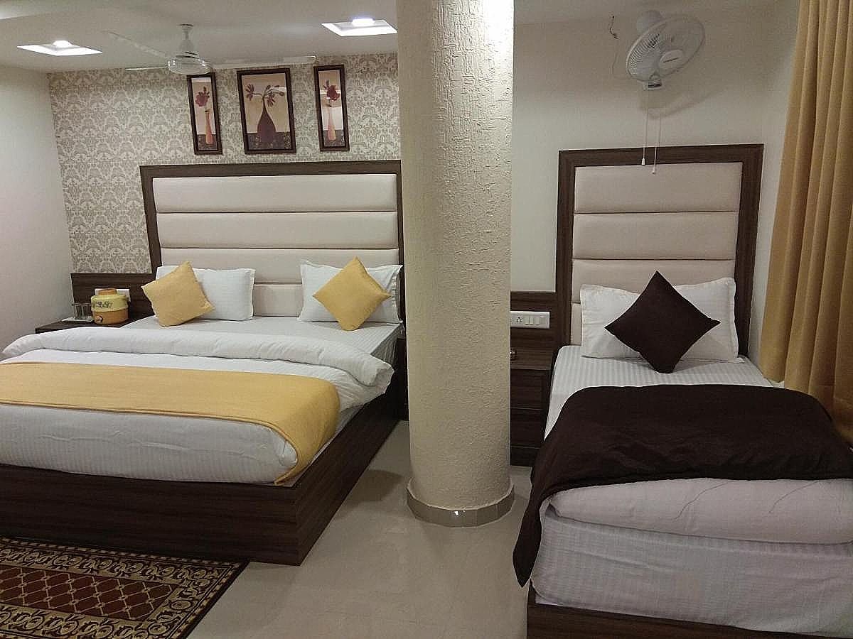 Hotel Shobhna Palace Deluxe Room 18