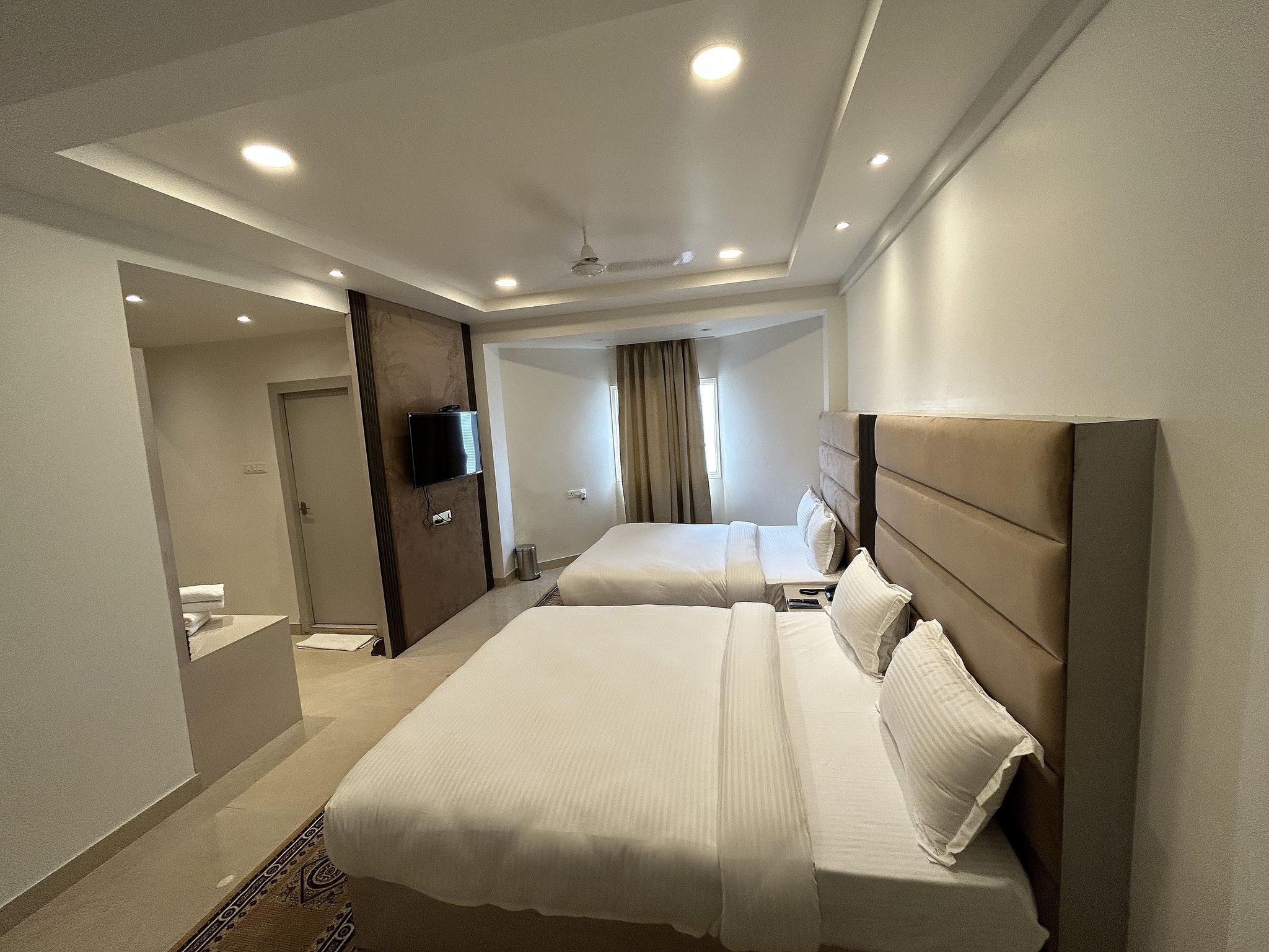undefined Hotel President 5