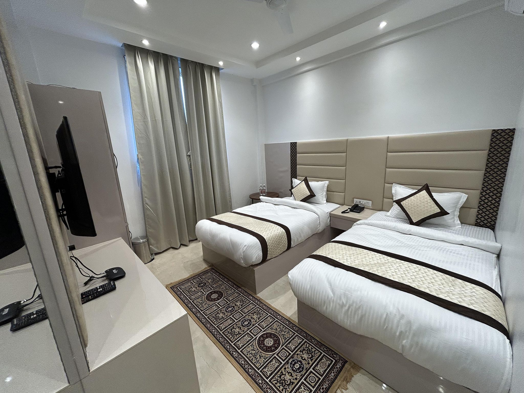 Hotel President Deluxe Twin Bed 3