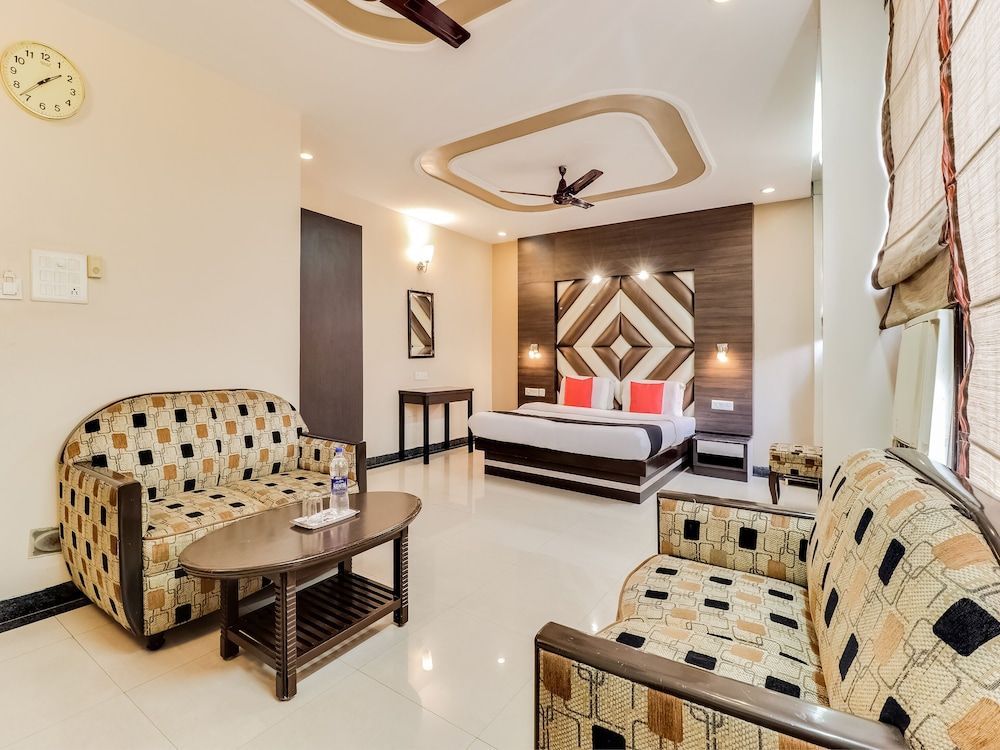 Capital O 47558 Hotel Swagat Room